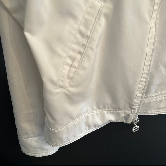 Nike Blue & White Lightweight Running Jacket | Size Medium (8-10) - Picture 5 of 6